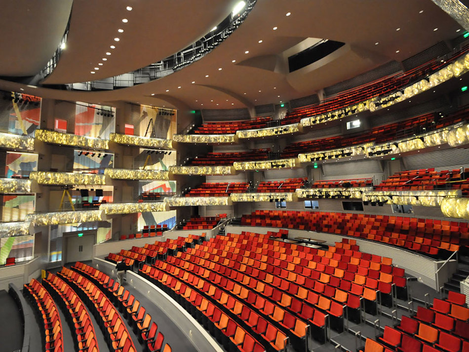 Kauffman Performing Arts Center | Installations | 3form